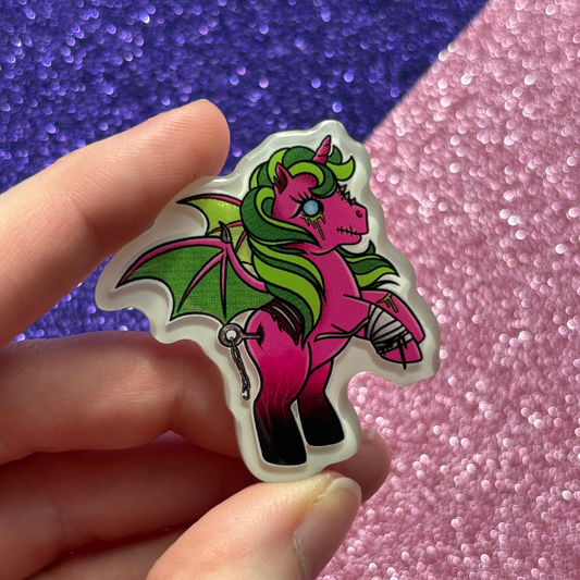 Zombie Pony (pimeässä hohtava pinssi)